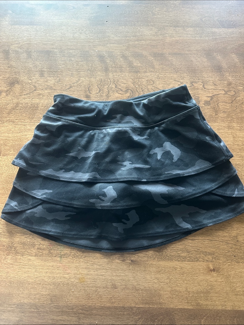 Athleta Black Camo Tiered Active Skort